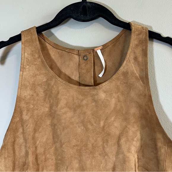 ✨ Free People Women’s Brown Suede Scallop Tank Top Small - Picture 2 of 8